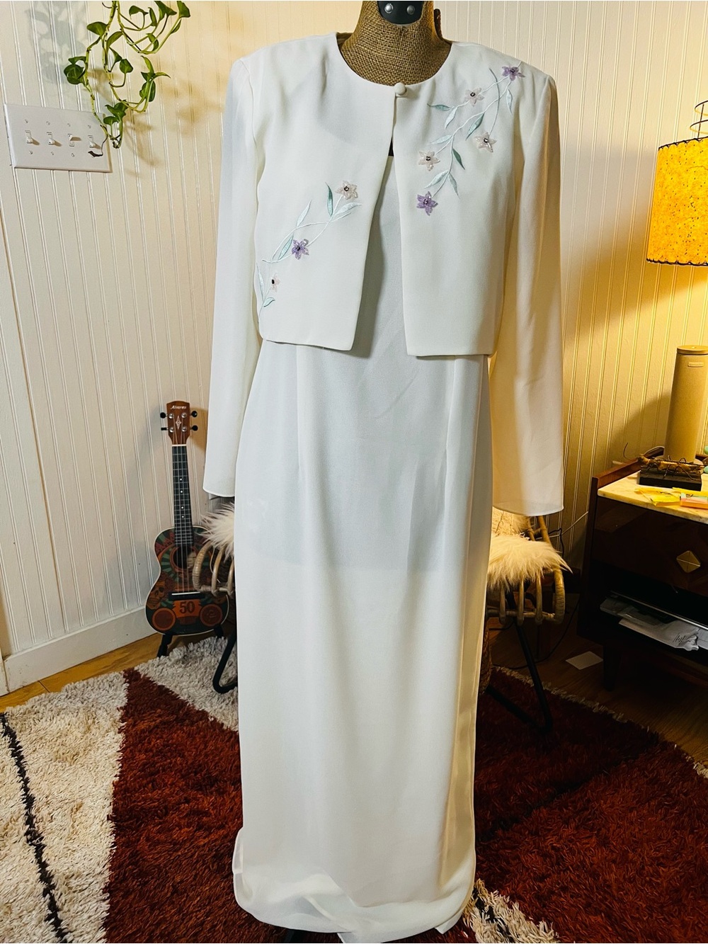 VTG Elegant White Embroidered Two-Piece Dress Set